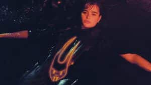 Levi's cria coleção com Barbie Ferreira