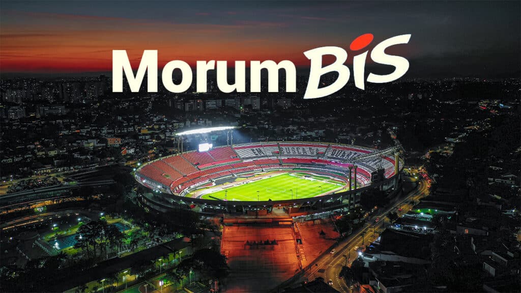 Imagem mostra estádio de futebol em visão aérea. Na imagem se lê o texto "MorumBIS", nome do estádio do São Paulo até 2027.