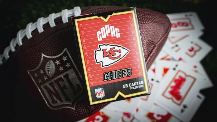 Atual campeão do Super Bowl, o Kansas City Chiefs tem a sua versão do baralho da NFL