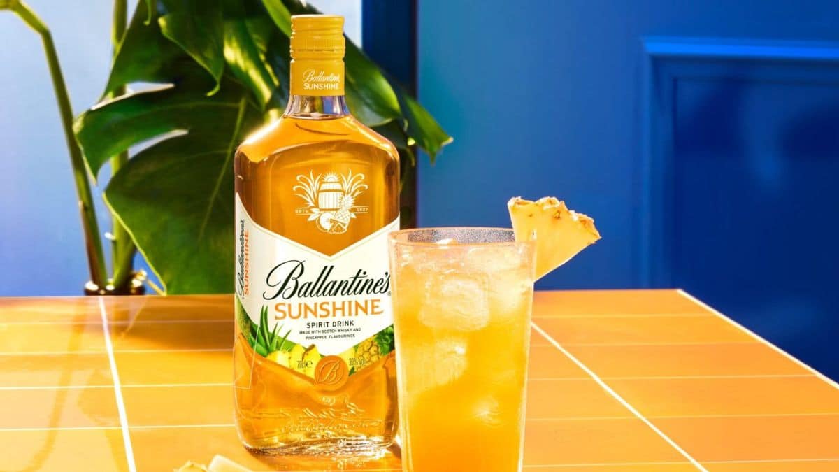 Ballantine’s ganha edição Sunshine e apresenta novo sabor abacaxi