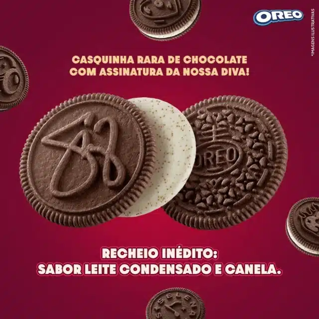 Imagem dos biscoitos Oreo em edição especial com recheio de leite condensado e canela, destacando a assinatura da artista Selena Gomez.