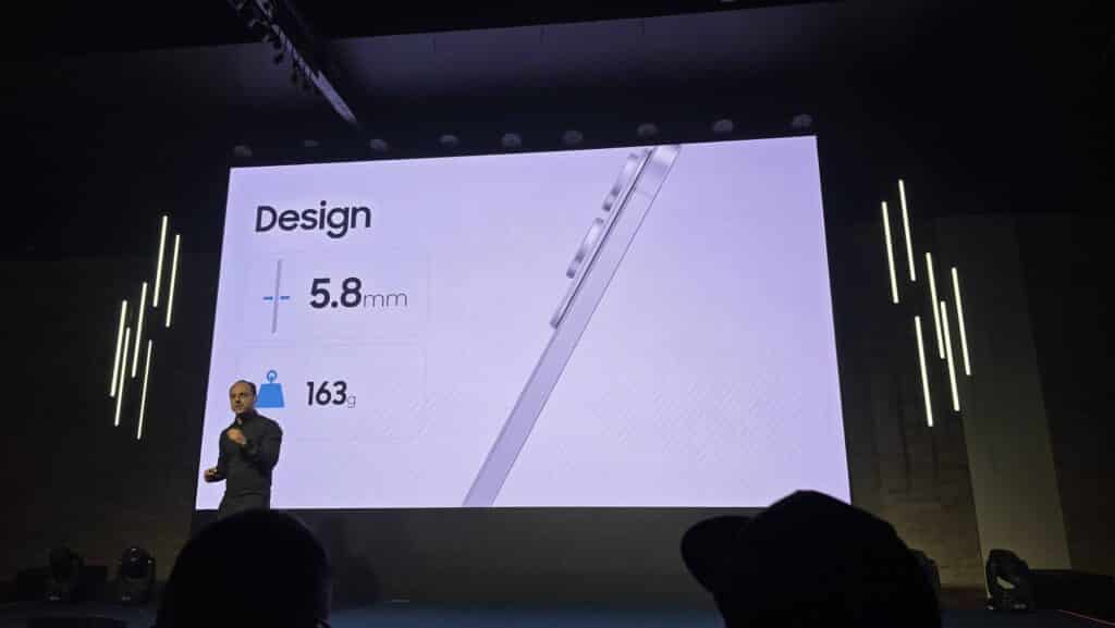 Apresentação do Galaxy S25 Edge com destaque para suas especificações de design, incluindo espessura de 5.8mm e peso de 163g.