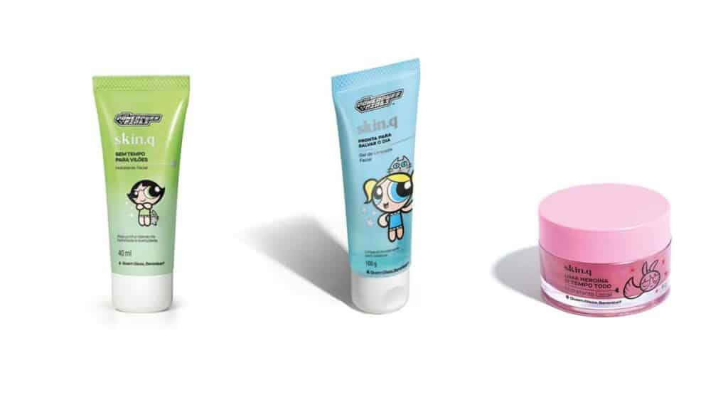 Três produtos de skincare da coleção Quem Disse, Berenice? x Meninas Superpoderosas, incluindo um creme hidratante facial verde, um gel de limpeza facial azul e um creme hidratante labial rosa.