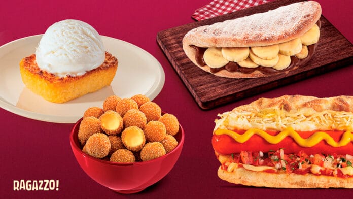 Prato com sobremesa de cocada de forno e sorvete de coco, bolinha de queijo crocante em um recipiente, sanduíche de hot dog com salsicha, purê e molho, e um pão doce recheado com banana e chocolate.