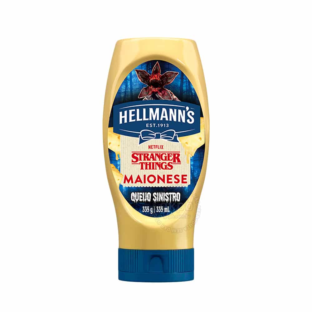 Embalagem do molho Hellmann's 'Queijo Sinistro' em colaboração com a série Stranger Things, destacando o logo da marca e elementos temáticos da série.