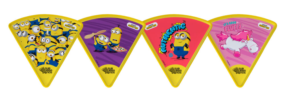 Quatro pratos colecionáveis exclusivos dos Minions com ilustrações coloridas e divertidas, criando uma experiência temática para os clientes da pizzaria Suburbanos Pizza.