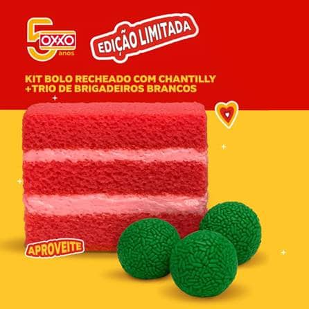 Imagem promocional do Oxxo com um kit de bolo recheado com chantilly e um trio de brigadeiros brancos, destacando a edição limitada inspirada em Wicked: Parte II.