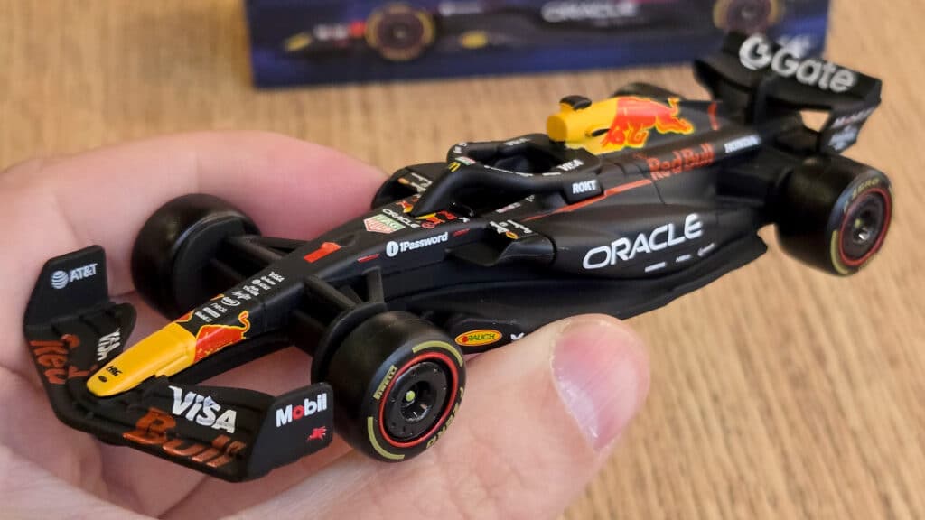 miniatura-carrinho-oracle-red-bull-racing-mcdonalds