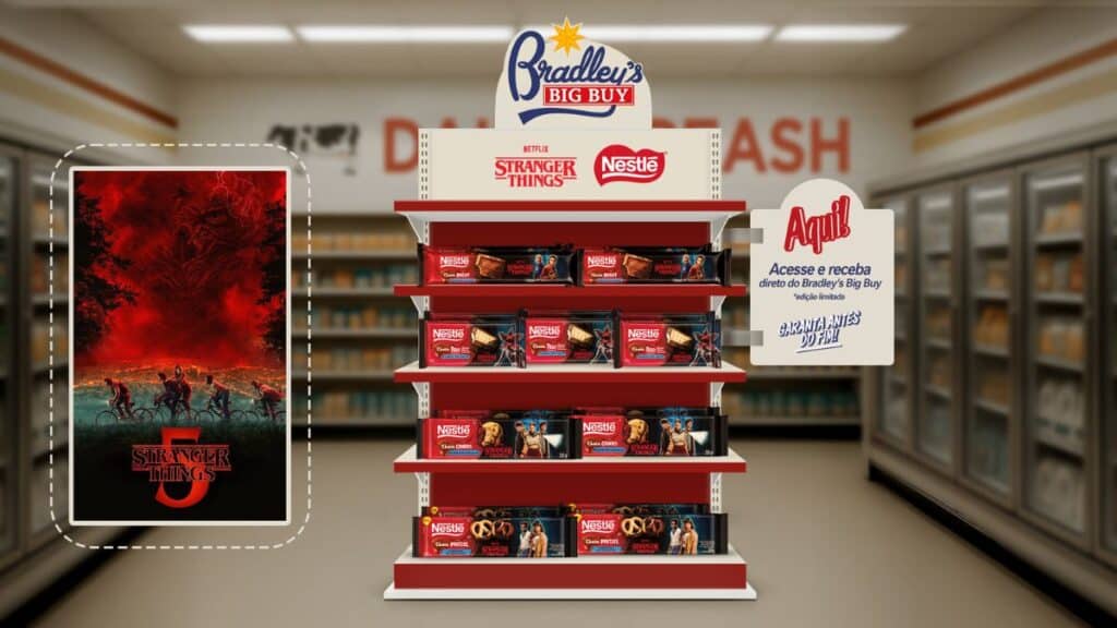 Exibição de produtos da Nestlé na promoção 'Stranger Things' em um supermercado, com um cartaz da série na prateleira.