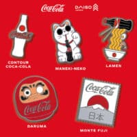 Coca-Cola e Daiso distribuirão pins colecionáveis grátis