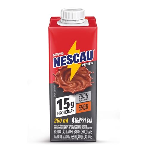 Embalagem de 250 ml da bebida proteica Nestlé Nescaú, sabor chocolate, desenvolvida para dietas com restrição de lactose. A embalagem destaca os 15 gramas de proteína e indica que contém zero açúcares adicionados e zero lactose.