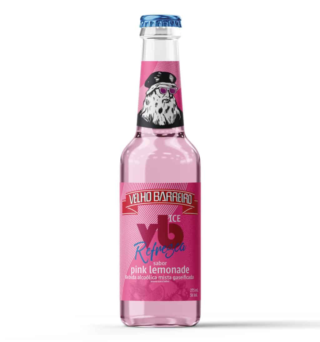 Uma garrafa de VB Refresca sabor Pink Lemonade, bebida alcoólica gaseificada, com rótulo colorido e design moderno.