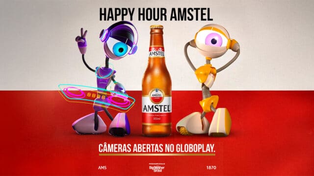 Imagem promocional Happy Hour Amstel com personagens ao lado de uma garrafa e texto sobre câmeras abertas no Globoplay.