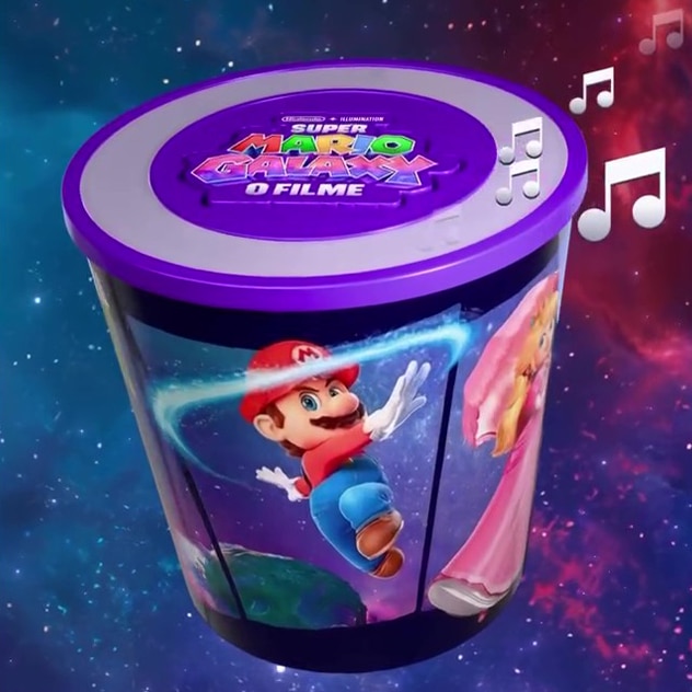 Uma banheira colorida com os personagens Mario e Princesa Peach de Super Mario Galaxy, com notas musicais e um fundo estrelado.