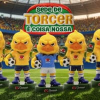 Canarinhos colecionáveis do Guaraná Antarctica em campo, com mini garrafas e mascotes da seleção brasileira.