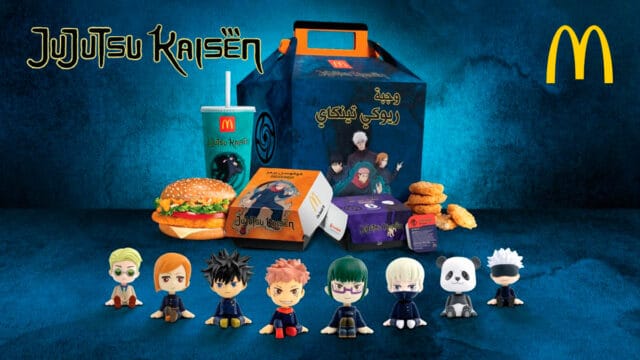 Banner do McDonald’s com personagens de Jujutsu Kaisen e itens do combo promocional, fundo azul com logo amarelo.