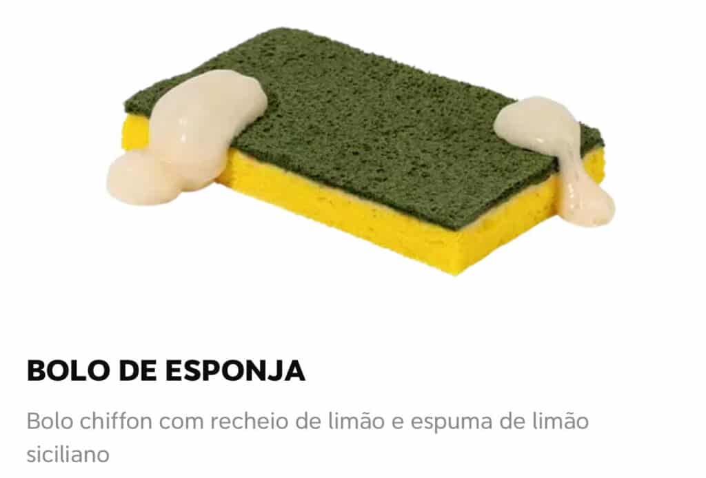 Um bolo chiffon que lembra um pão de ló, com a parte superior verde e a inferior amarela, recheado com limão e coberto com espuma de limão.