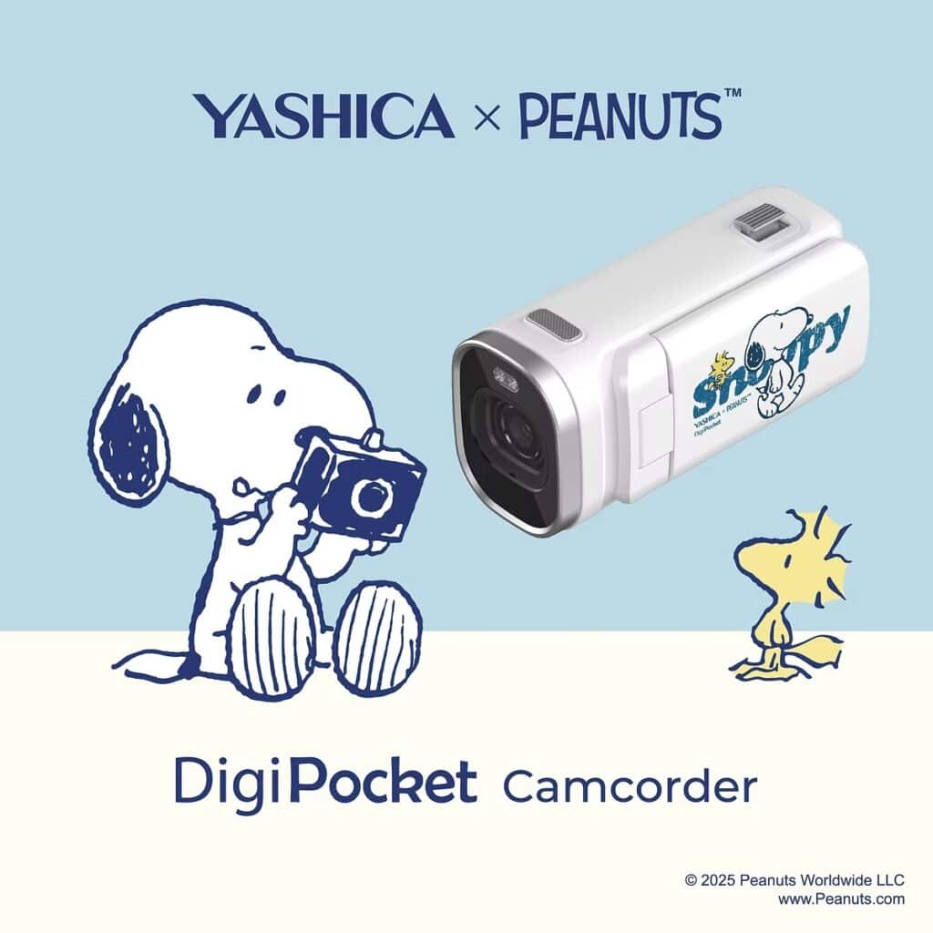 Câmera camcorder Yashica DigIPocket Camcorder em parceria com Peanuts, com Snoopy no corpo branco.