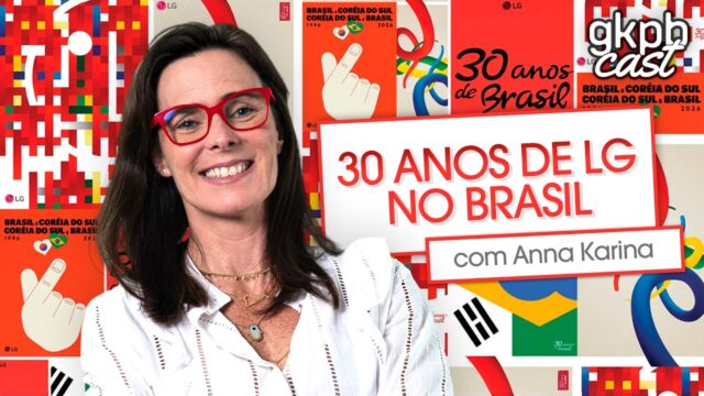 Anna Karina em evento da LG, com painel “30 anos de LG no Brasil” e “com Anna Karina” ao fundo