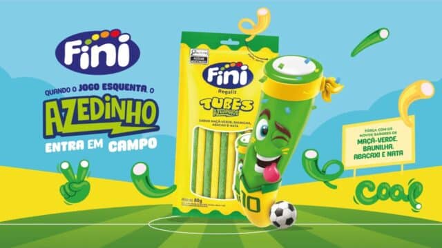 Embalagem Fini Tubes Azedinho Regaliz na cor verde com tema de futebol, chuteira e campos, edição limitada copa do mundo
