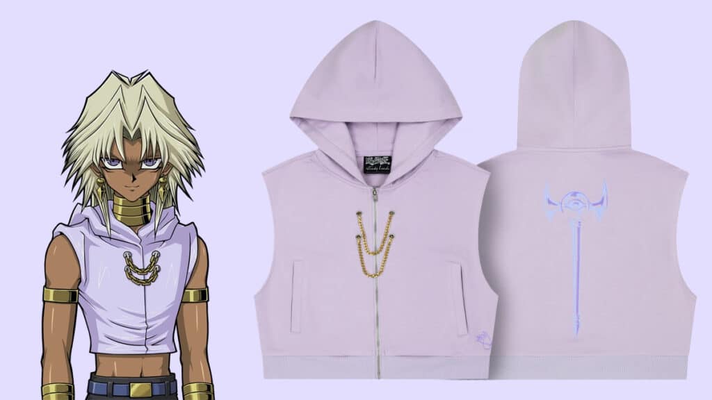 Imagem promocional de coleção com personagem de Yu-Gi-Oh! e moletom/hoodie com estampa azul e detalhe de corrente