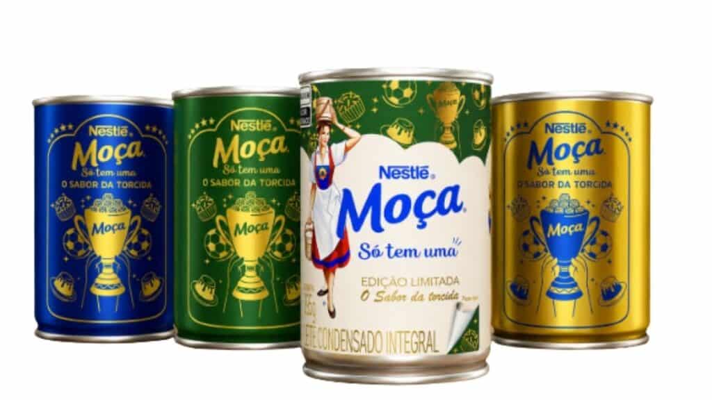 Latas colecionáveis Nestlé Moça com tema de futebol e Copa do Mundo, em azul, verde e amarelo, com ilustrações esportivas.