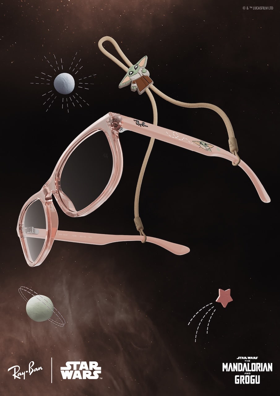 Óculos Ray-Ban estilo Mandaloriano e Grogu com armação rosa e detalhe do Grogu, fundo escuro temático Star Wars.