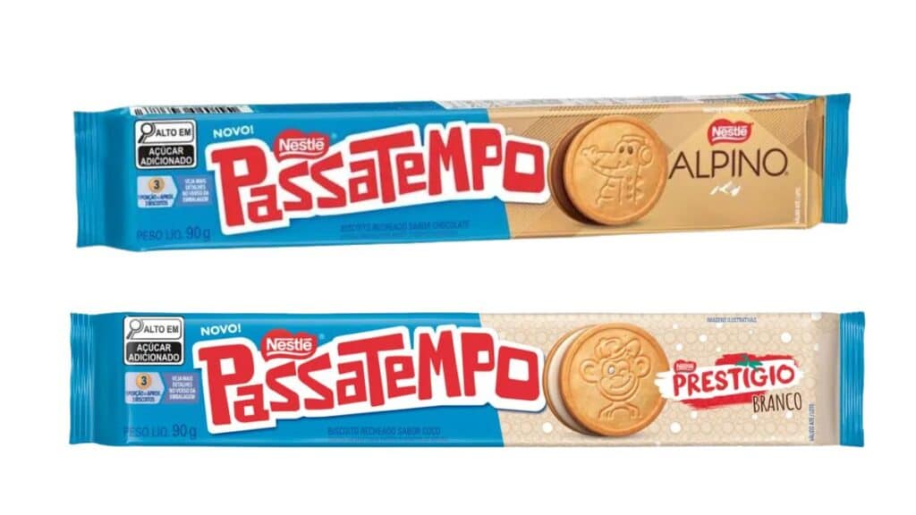 Biscoitos recheados Passatempo com sabores Alpino e Prestígio Branco da Nestlé em embalagem.