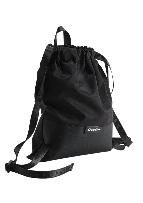 Mochila esportiva preta da colaboração H&M e LOTTO, com fecho e alça ajustável