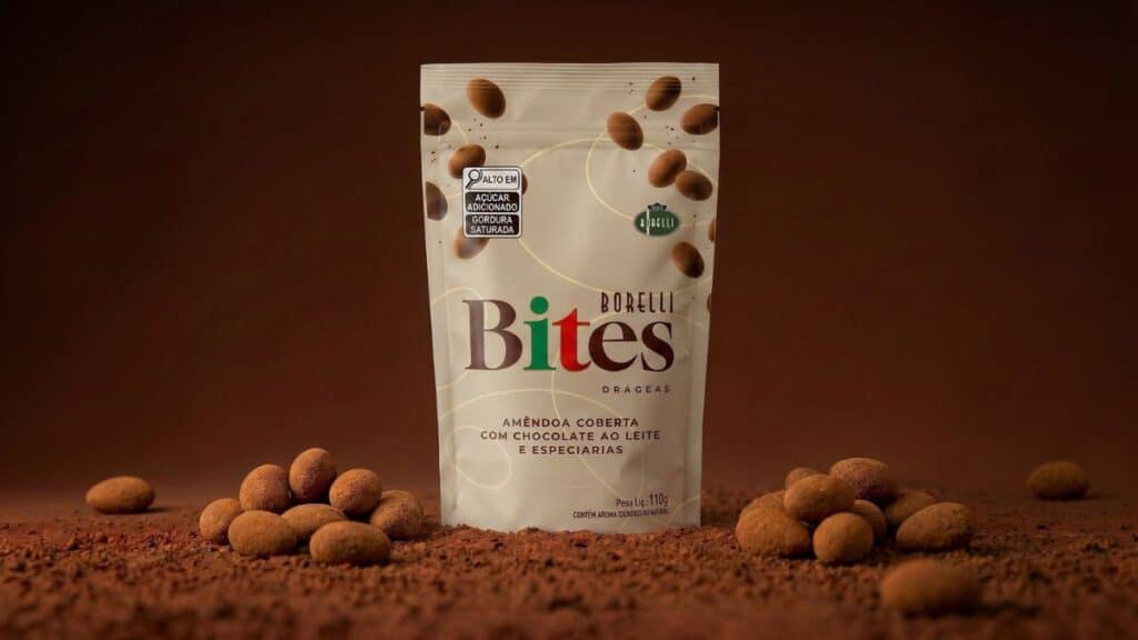 Borelli Bites: nova linha de snacks da Borelli Embalagem de Borelli Bites com amêndoas e chocolate, anúncio de snacks da Borelli