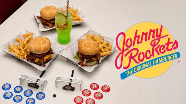 Combo hexa da Johnny Rockets com hambúrguer, batatas e bebidas, em promoção com futebol de botão da Copa do Mundo