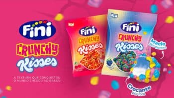 Embalagens de bala Fini Crunchy Risses com textura crocante e recheio macio, no fundo rosa com confetes e a marca Fini