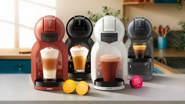 Máquina NESCAFÉ Dolce Gusto Mini Me 2.0 em diferentes cores com cápsulas na bancada da cozinha