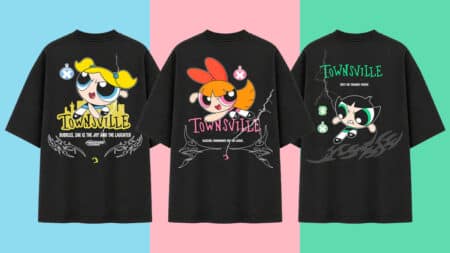 Camisetas Berzerk As Meninas Superpoderosas com estampa Townsville Três camisetas pretas da coleção Berzerk As Meninas Superpoderosas, com estampas das personagens e “Townsville”.