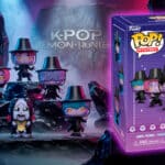 Blind box Funko Pop! K-Pop Demon Hunters com bonecos Saja Boys em versões demoníacas, em caixa roxa e roxo-azulada.