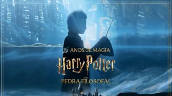 Harry Potter e a Pedra Filosofal: 25 anos de magia nos cinemas Imagem de divulgação de Harry Potter e a Pedra Filosofal, com tema de 25 anos de magia e o castelo ao fundo.