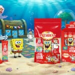 Embalagens de Stick de queijo muçarela Président com tema de Bob Esponja em fundo do fundo do mar