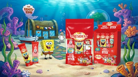 Président Stick de queijo muçarela com embalagem do Bob Esponja Embalagens de Stick de queijo muçarela Président com tema de Bob Esponja em fundo do fundo do mar