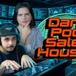 Três pessoas em estúdio com computadores e fones de ouvido ao lado do logo “Dark Pool Sales Houses”.