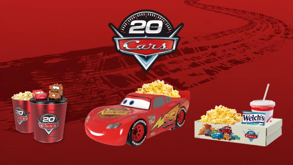 Combo Cinemark Carros com balde comemorativo de 20 anos, pipoca e refrigerante com Relâmpago McQueen e Mater.