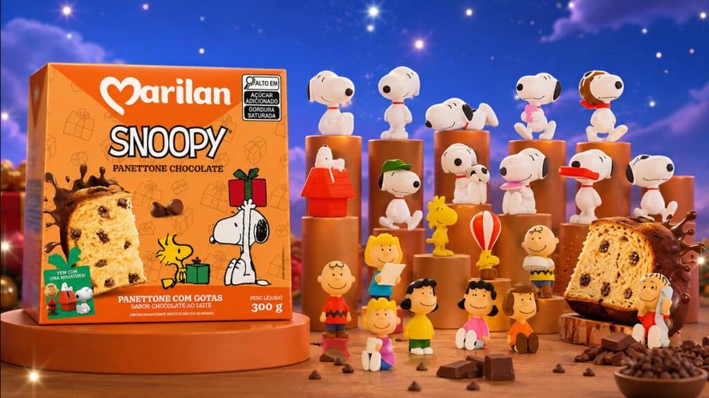 Embalagem de Panettone Marilan Snoopy chocolate 300 g com miniaturas colecionáveis da turma Peanuts