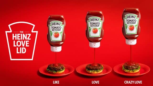 Campanha Heinz Love Lid com três tampas personalizáveis de ketchup em intensidade Like, Love e Crazy Love