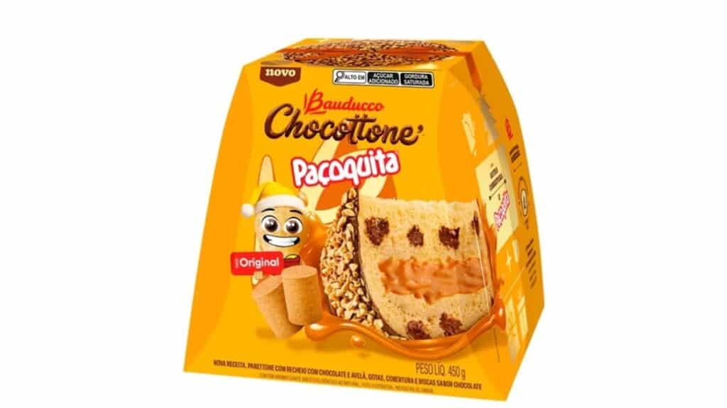 Embalagem de Chocottone Paçoquita Bauducco, versão Original, com foto do produto e ilustração.