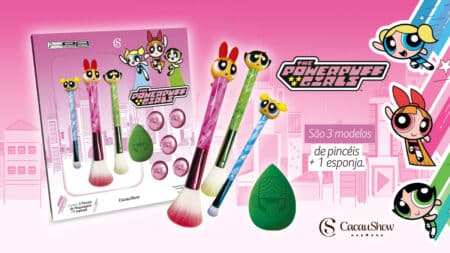 Cacau Show Powerpuff Girls: kits de maquiagem Imagem promocional da Cacau Show com kit de maquiagem Powerpuff Girls para Dia das Crianças