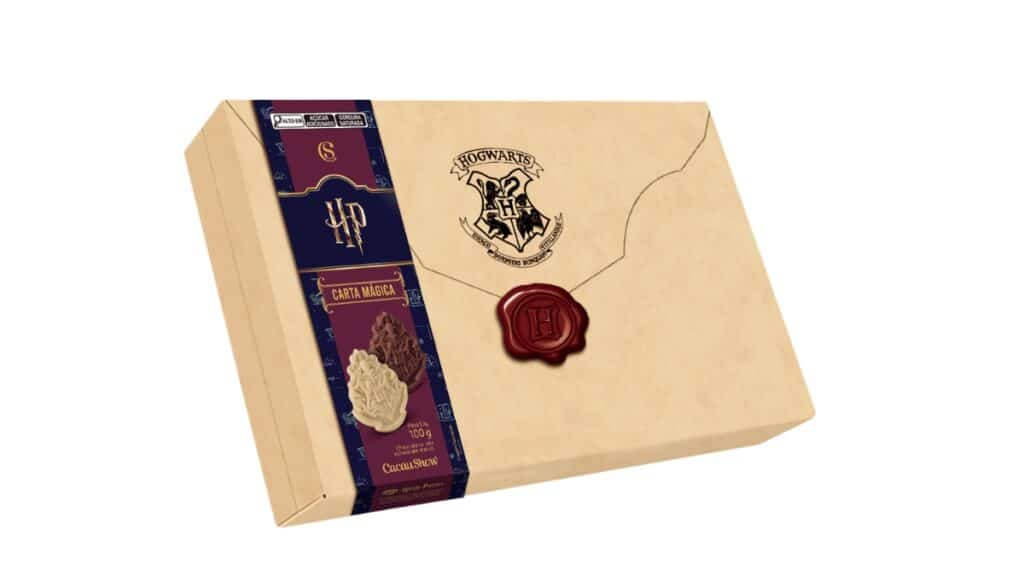 Caixa Carta de Hogwarts da Cacau Show com envelope e selo vermelho, temática de Harry Potter