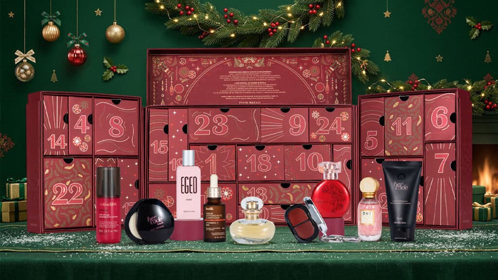 Calendário do Advento do Boticário para Natal 2026 Calendário do Advento do Boticário com caixas numeradas e produtos de beleza sobre fundo verde natalino