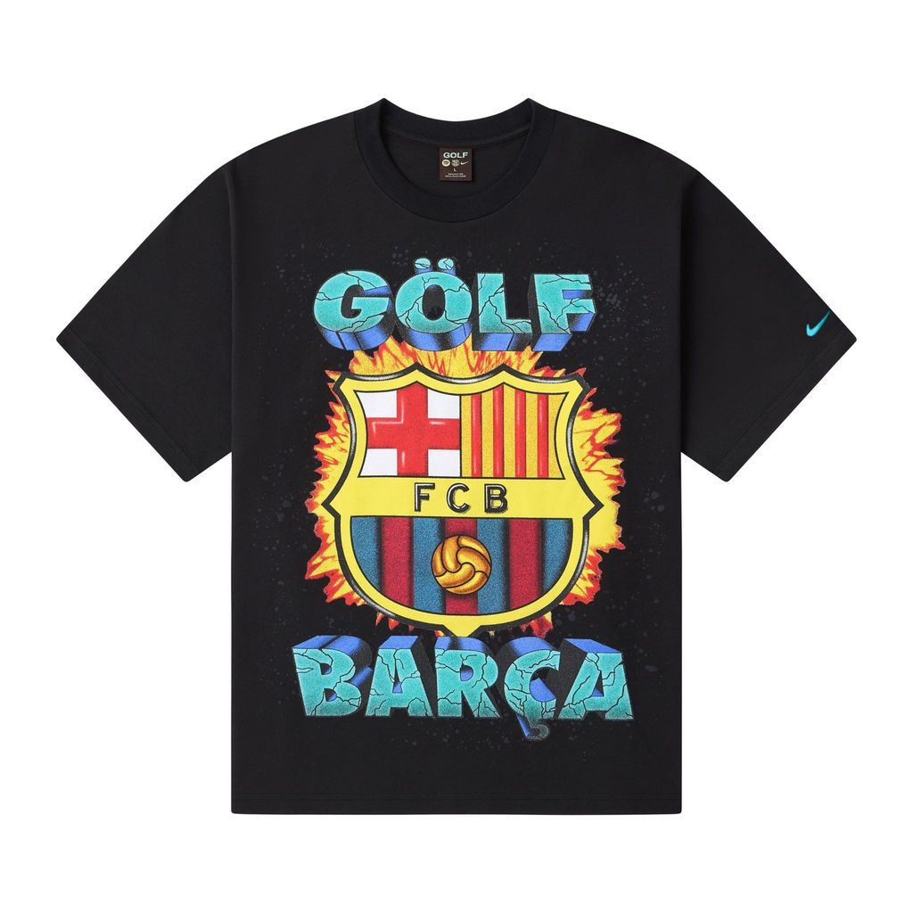 Camiseta preta do FCB Barcelona com estampa colorida “GOLF” e escudo do clube