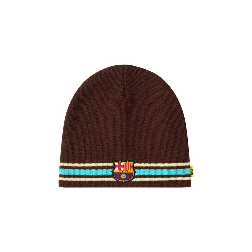 Gorro marrom do FC Barcelona com brasão ao centro e listras coloridas na parte inferior