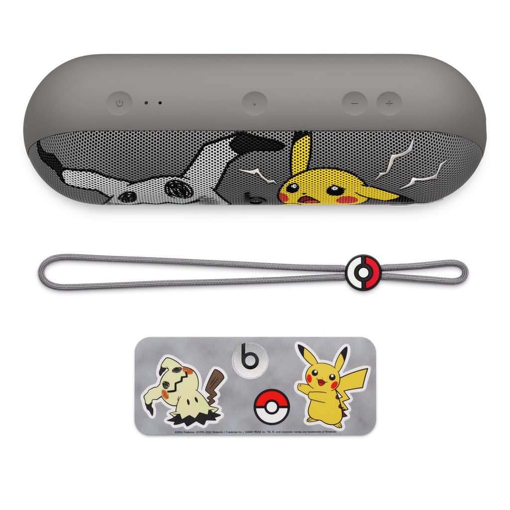 Caixa de som Beats com tema Pokémon Pikachu e Eevee, com cabo e controles no painel frontal.