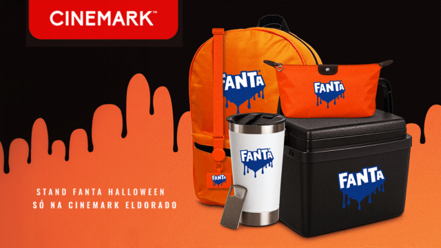 Brindes de Halloween da Cinemark com Fanta, incluindo bolsa laranja, copo e cooler no Shopping Eldorado.
